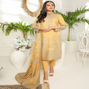 คอลเล็คชั่นฤดูหนาว-ท็อปตราปากีสถานพีชขนสัตว์3ชิ้นชุดสำหรับสาวๆที่มีการเย็บปักถักร้อยโดย Bin Hameed - Product Image 5