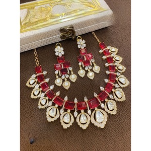 Magnifique ensemble de collier et boucles d'oreilles en cristal plaqué or avec strass taille poire pour femme, bijoux vintage pour soirée - Product Image 1