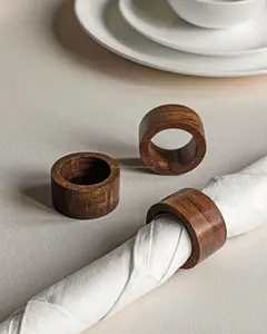 Anneaux de serviette en bois de qualité supérieure Style simple et moderne du concepteur supérieur pour la décoration de table de fête élégante En stock - Product Image 4