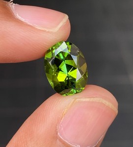 Tourmaline Verte Ovale Taille Ovale Qualité Exceptionnelle Certifiée par un Certificat Tierce Pierre Naturelle Magnifique pour la Fabrication de Bijoux - Product Image 6