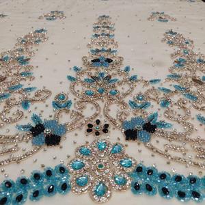 Tela bordada con cuentas hecha a mano, la más vendida, para vestido de novia con diseño personalizado de la fábrica mayorista de la India para compradores. - Product Image 2