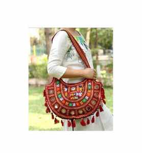 Pochette élégante en résine avec motifs chics, sac à main coloré en résine pour femme, idéal pour les soirées, à prix abordable - Product Image 1