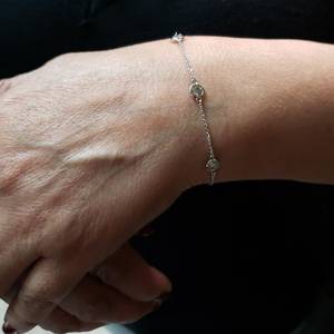 Pulsera de 3 diamantes de 0.60 CT con baño de oro de 14K para mujer |   Cadena de Diamantes Minimalista |   Joyería Elegante para Regalo - Product Image 1