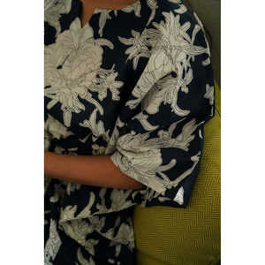 ชุดนอนผ้าไหมควินซ์ไลฟ์สำหรับผู้หญิง รุ่นไนท์จัสมิน คาฟตัน สวมใส่สบาย - Product Image 1