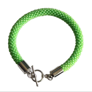 Bracelet fantaisie brodé de perles, style artisanal signature, nouveau modèle. Luxueux et multicolore. Les dernières tendances en matière de montres élégantes. - Product Image 2