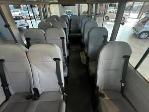 Autobús Toyota Coaster 4.0D de 23 plazas, usado, año 2023 - Product Image 6