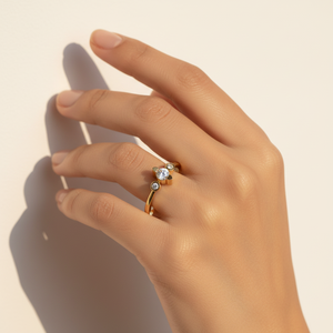 Anillo de Compromiso con Diamante Cultivado en Laboratorio, Diseño Abierto de Tres Piedras, Anillo de Boda Moderno para Mujer, Joyería de Regalo - Product Image 3