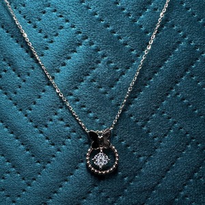Collar con Colgante de Mariposa en Oro Rosa de 18K, Diamante Cultivado en Laboratorio de 0.195 CT, 4.71g de Oro Sólido, Certificado IGI, Diseño Minimalista Inspirado en la Naturaleza - Product Image 5