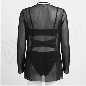 Maillot de bain une pièce noir pour femme avec col halter croisé et découpes, taille haute, avec paréo transparent - Product Image 2