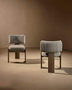 Silla de Comedor de Madera Maciza con Respaldo Curvo Suave y Asiento Acolchado Confortable para un Comedor Elegante - Product Image 1