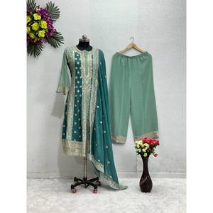 Ensemble de vêtements de soirée pour femmes de créateur Sharara Dupatta avec travail de séquence - Product Image 2