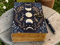 Carnet en cuir Phases de Lune Grimoire Céleste Papier à bords frangés fait main Cahier vintage Livre de sorts Cadeau 200 feuilles