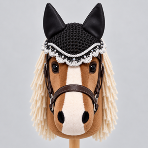 Precioso gorro de caballo de juguete diseñado para jinetes imaginativos, con un acabado suave, ajuste cómodo y detalles atractivos que inspiran. - Product Image 1