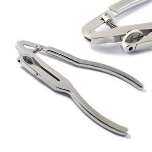 เครื่องมือทันตกรรม ยางกันน้ำลาย คีมยึดยางกันน้ำลาย คีมหนีบสีงาช้าง น้ำหนักเบา 17 ซม. สแตนเลสสตีล ได้รับการรับรองมาตรฐาน CE โดย Blush surgical - Product Image 1