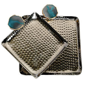 Plateaux décoratifs en métal au design élégant pour table basse de maison ou d'hôtel, finition dorée, motif feuille - Product Image 6