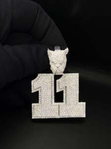 Pendentif Charme Couronne Dynastie Hiphop Urbain en Alliage Argenté Rhodié avec Diamants Glacés Lourds The Ice Legacy pour Hommes et Unisexe - Product Image 2