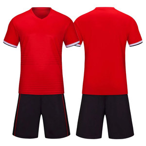 Tenue de sport sur mesure à prix abordable, uniforme de football personnalisé en couleur et taille, uniforme de football de haute qualité par sublimation - Product Image 4