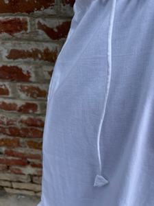 เดรสยาวสไตล์โบฮีเมียนชิค ผ้าฝ้ายเนื้อบางเบา ตกแต่งด้วยเทคนิคการปักลาย  พร้อมเข็มขัดและพู่ห้อย  แบบเรียบง่าย สีพื้น - Product Image 2