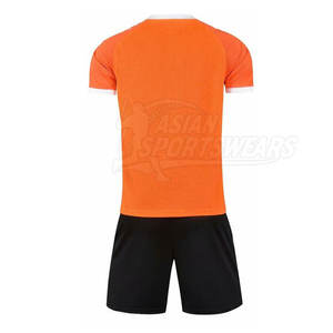 Ensemble de maillots de football de haute qualité en polyester, fabriqué au Pakistan - Product Image 2