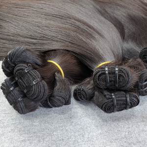 Cheveux humains à double trame lissés à la perfection et enrichis de brins naturels pour un aspect plus doux et plus réaliste, prêts à être expédiés. - Product Image 6