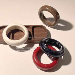 Juego de pulseras y brazaletes finos de resina hechos a mano de 4 regalos de boda y fiesta cristiana multicolor con piedra moissanita - Product Image 2