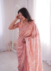 Magnifique soie de Bollywood avec de véritables perles lourdes, motifs Moti et fils, travail de Pallu en C avec bordure ajourée fantaisie - Product Image 4