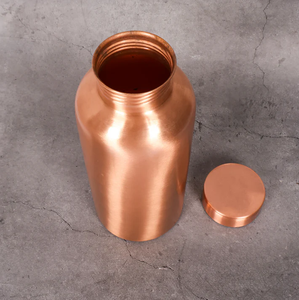 Bouteille en cuivre la plus vendue, polie miroir, simple, brillance premium, pour un style de vie sain - Product Image 4