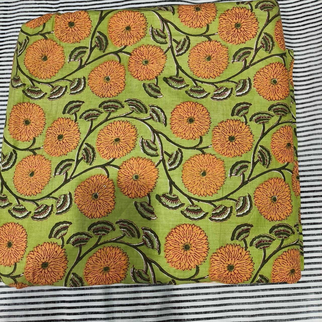 สีเขียว