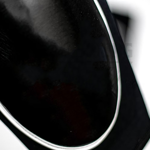 Genouillères rembourrées robustes, couleur contrastée noir et blanc, pour le sport et l'entraînement, MMA, Muay Thai, protection et confort. - Product Image 6