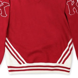 Suéter de Punto Rojo Personalizado al por Mayor para Hombre, Cuello en V, Manga Larga, Bordado con la Letra K, Suéter Informal de Invierno - Product Image 3