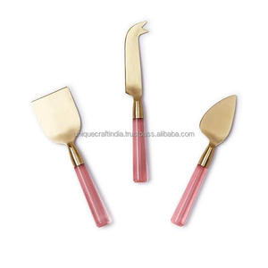 Juego de Cubiertos de Cocina de Acero Inoxidable de 3 Piezas con Tabla de Quesos de Madera |   Elegantes mangos cortos de resina, ligeros, estilo bohemio - Product Image 3