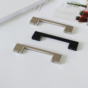 Tiradores Modernos de Aleación de Zinc Duradera en Negro Mate y Plateado para Muebles de Cocina, Baño, Armarios, Cómodas y Mesitas de Noche - Product Image 3