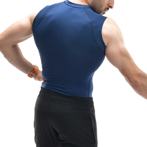 Camiseta deportiva sin mangas para hombre, cuello redondo, de secado rápido, tejida en poliéster, color sólido, para gimnasio, entrenamiento, personalizada. - Product Image 2