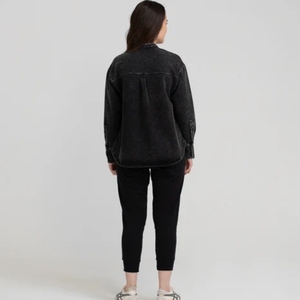 Camisa de mezclilla Nirben |   Nueva Camisa Casual Holgada de Estilo Americano Retro para Hombre y Mujer, Corte Recto, Lavada, para Otoño 2026, Unisex - Product Image 4