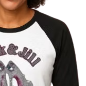 Camiseta de Béisbol para Mujer, Blanca y Negra, con Logotipo Redondo Brillante, Manga Raglán Tres Cuartos, Estilo Casual - Product Image 3
