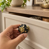 Kenop Kabinet Keramik Bunga Hitam SHUBHAM, Gagang Laci Dekoratif, Gagang Pintu Vintage untuk Lemari Dapur