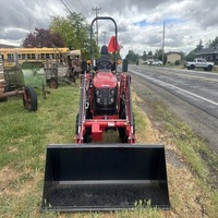 Tracteur Premium Solis H24 avec transmission hydrostatique et quatre roues motrices, prêt pour les travaux agricoles et commerciaux
