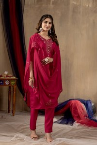 Conjunto de Kurti y Pantalón de Seda Romana al por Mayor con Bordado Multihilo, Ropa Étnica India Premium para Exportación - Product Image 3