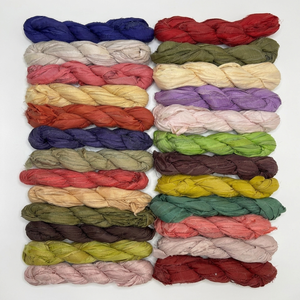 Ruban de sari en soie 100% teinte, écologique, doux au toucher, pour l'artisanat, l'emballage cadeau, la bijouterie, le tissage, la décoration et la créativité - Product Image 1