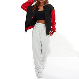 Chaqueta Bomber Varsity de Alta Calidad al por Mayor para Mujer, Abrigo de Invierno con Mangas de Cuero, Chaqueta Bomber Varsity Bordada OEM - Product Image 4