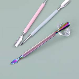 Ensemble de repousse-cuticules en acier inoxydable à double extrémité avec poignées colorées pour outils de manucure - Product Image 6