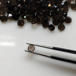 Cuarzo Ahumado Natural de 5MM, Corte Cojín, Piedra Preciosa Suelta de la Mejor Calidad para la Fabricación de Joyas - Product Image 4