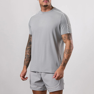 Conjuntos para Hombre Tallas Grandes, Logotipo Personalizado, Conjunto de Camiseta y Pantalones Cortos para Hombre con Ribete, Tela Transpirable, Conjunto de Verano de 2 Piezas para Hombre - Product Image 1
