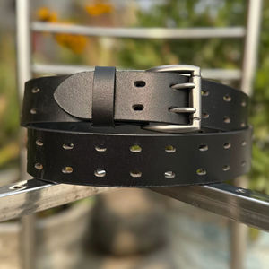 Elegante Cinturón Negro Vintage para Hombre con Hebilla de Cobre para Vestir Formal, Ajuste Cómodo y Acabado Premium - Product Image 1