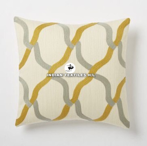 Housse de coussin en laine de luxe, broderie cachemire faite main, point de chaînette, motif géométrique vintage, coussins décoratifs tendance - Product Image 3