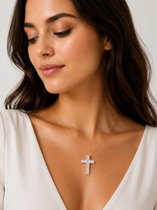Collar de Plata de Ley con Colgante de Cruz de Diamantes de Primera Calidad para Mujer, Corte Baguette, Estilo Religioso, Diamantes de Color D - Product Image 1
