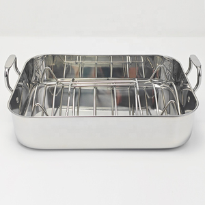 Elegante bandeja para asar de acero inoxidable para preparar deliciosos platos caseros con amplia capacidad de cocción y asas cómodas - Product Image 1