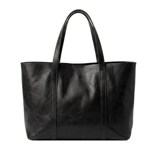 Sac à main en similicuir pour femme, élégant, grande capacité, sac fourre-tout à bandoulière, sac à la mode pour femme avec design élégant et durable - Product Image 1