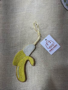 Breloques de sac perlées faites à la main de haute qualité, pendentifs lettres en perles, breloques décoratives en perles de rocaille pour sacs fourre-tout et pochettes - Product Image 4