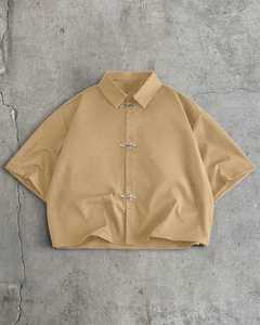 เสื้อเชิ้ตแขนสั้นสีดำสำหรับผู้ชาย สไตล์ลำลองสำหรับทำงาน กระดุมแถวเดียว มีกระเป๋าสี่ช่อง รับผลิตตามแบบ OEM - Product Image 5